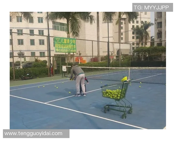 深圳网球队技术揭秘：网球巨献背后的训练与策略分析