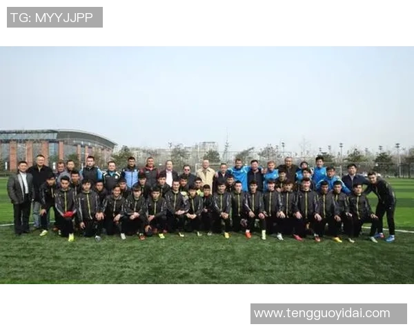 赛后分析：深圳足球队与北京足球队的表现与状态对比探讨